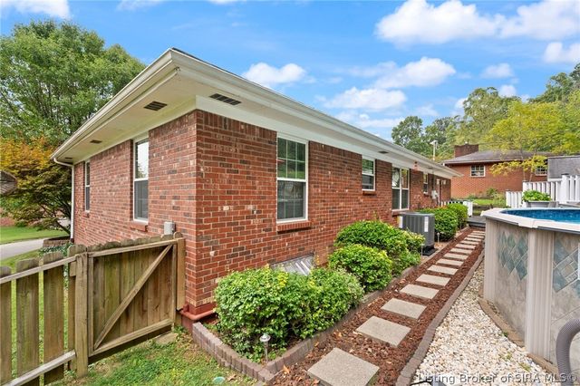 512 Hamlet Drive, New Albany, IN 47150