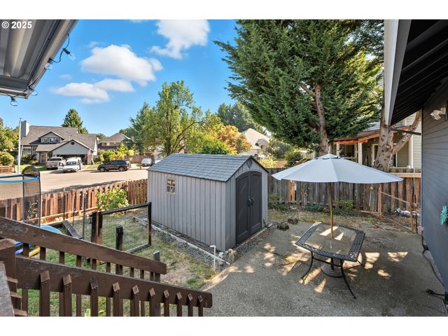 19346 TOWERCREST Dr, Oregon City, OR 97045