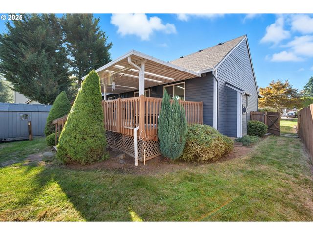 19346 TOWERCREST Dr, Oregon City, OR 97045