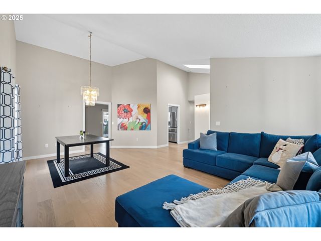 19346 TOWERCREST Dr, Oregon City, OR 97045