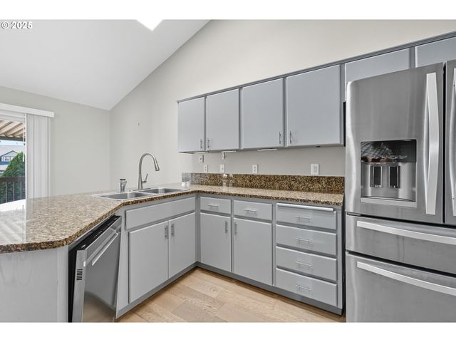 19346 TOWERCREST Dr, Oregon City, OR 97045