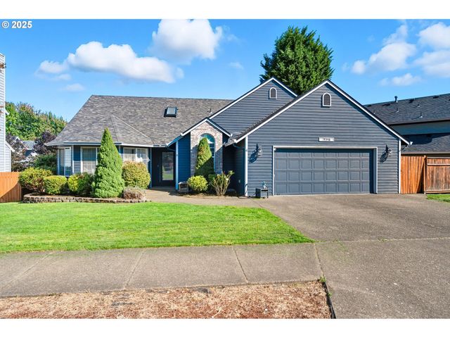 19346 TOWERCREST Dr, Oregon City, OR 97045
