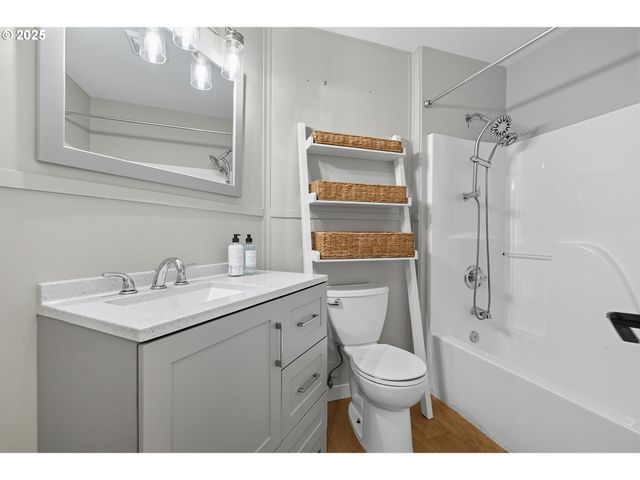 19346 TOWERCREST Dr, Oregon City, OR 97045