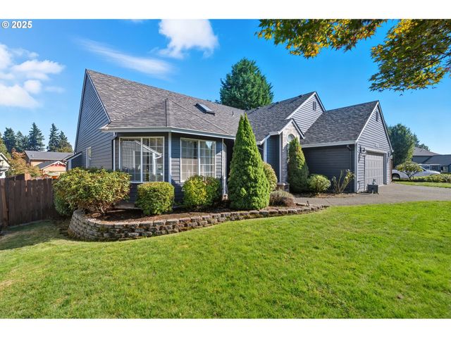 19346 TOWERCREST Dr, Oregon City, OR 97045