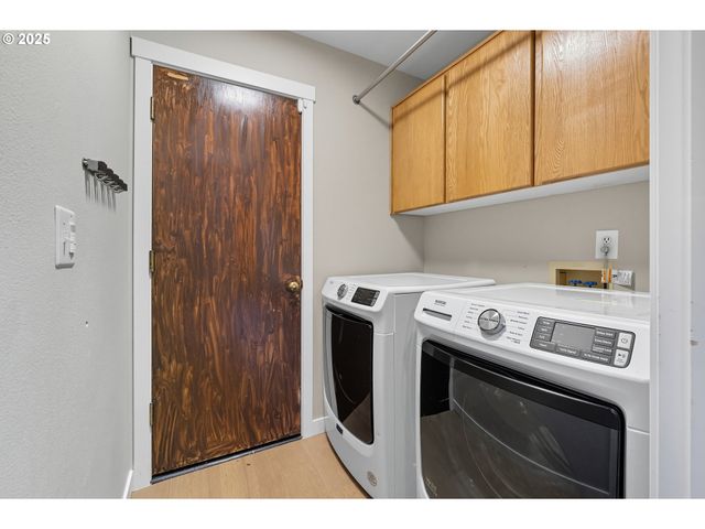 19346 TOWERCREST Dr, Oregon City, OR 97045