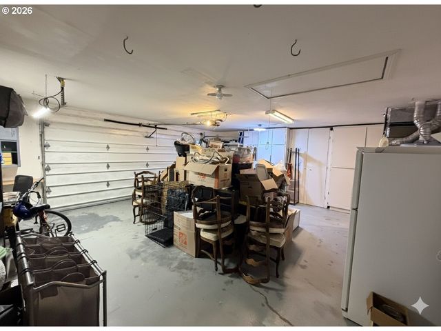 19346 TOWERCREST Dr, Oregon City, OR 97045