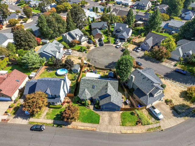 19346 TOWERCREST Dr, Oregon City, OR 97045