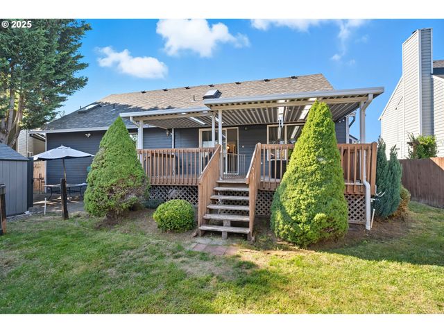 19346 TOWERCREST Dr, Oregon City, OR 97045