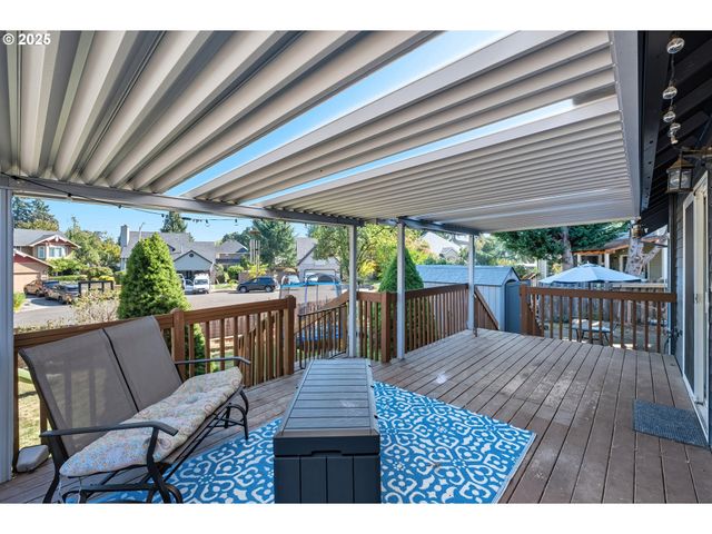 19346 TOWERCREST Dr, Oregon City, OR 97045