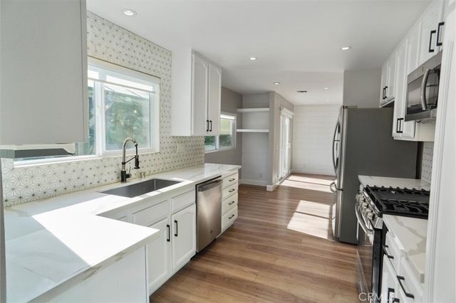 23118 Tupelo Ridge, Valencia, CA 91354