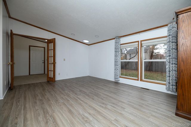 9198 Ashdown Avenue, White Lake Charter Township, MI 48386