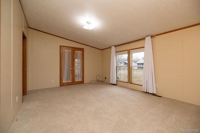 9198 Ashdown Avenue, White Lake Charter Township, MI 48386