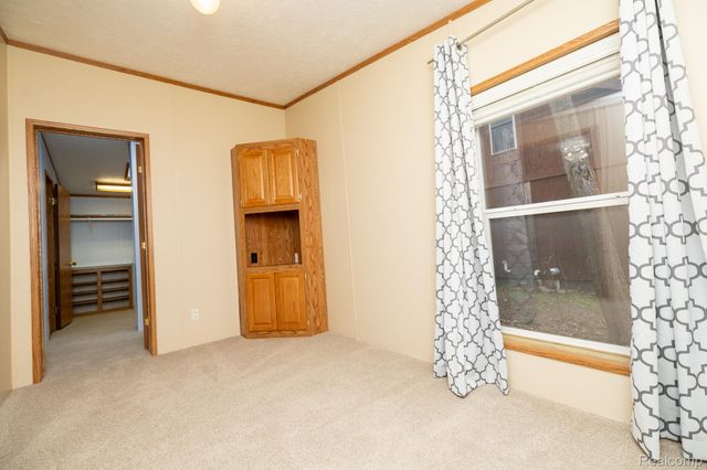 9198 Ashdown Avenue, White Lake Charter Township, MI 48386