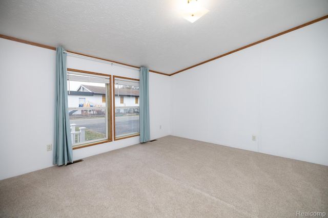 9198 Ashdown Avenue, White Lake Charter Township, MI 48386