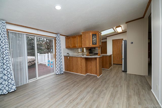 9198 Ashdown Avenue, White Lake Charter Township, MI 48386