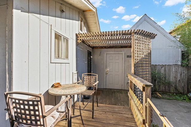 552 14th Ave, Santa Cruz, CA 95062