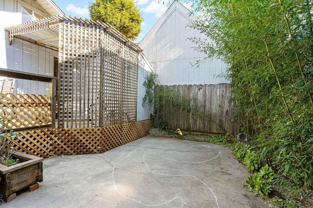 552 14th Ave, Santa Cruz, CA 95062