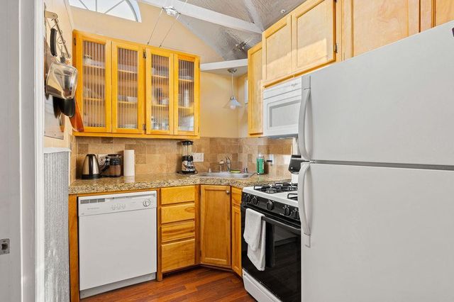 552 14th Ave, Santa Cruz, CA 95062