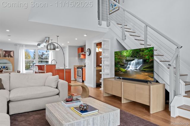 670 W 11 Mile Road, Royal Oak, MI 48067