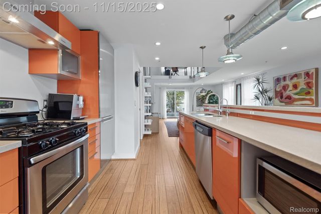 670 W 11 Mile Road, Royal Oak, MI 48067