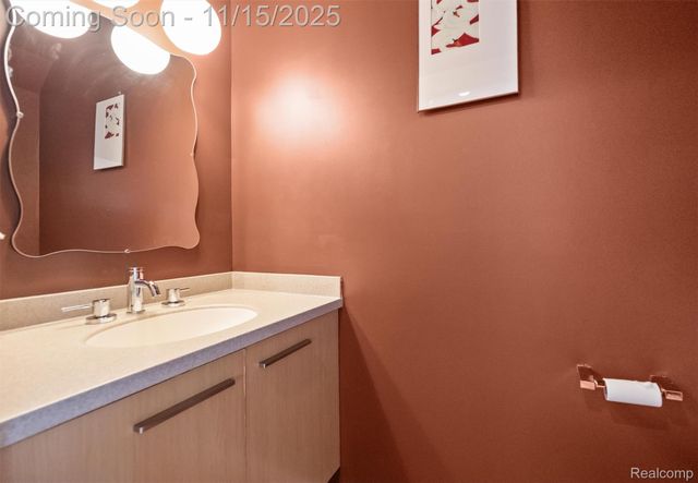 670 W 11 Mile Road, Royal Oak, MI 48067