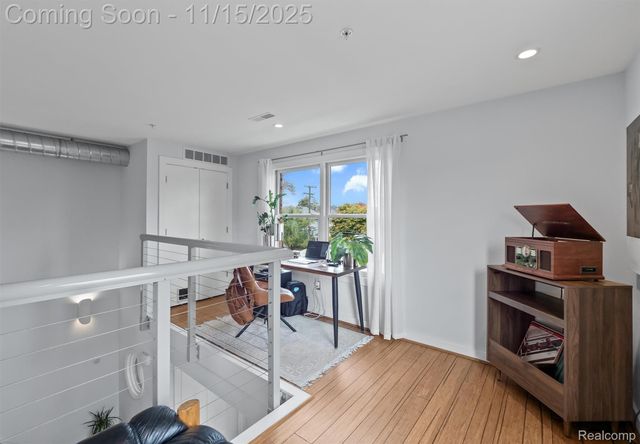 670 W 11 Mile Road, Royal Oak, MI 48067