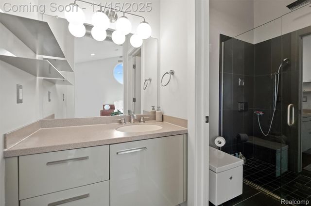 670 W 11 Mile Road, Royal Oak, MI 48067