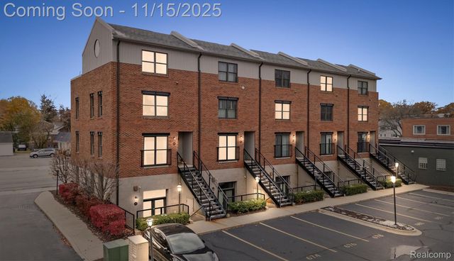 670 W 11 Mile Road, Royal Oak, MI 48067