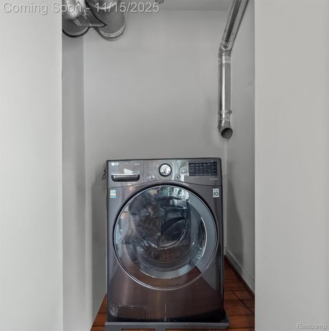 670 W 11 Mile Road, Royal Oak, MI 48067