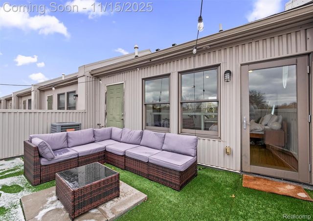 670 W 11 Mile Road, Royal Oak, MI 48067