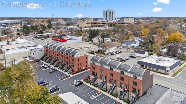 670 W 11 Mile Road, Royal Oak, MI 48067