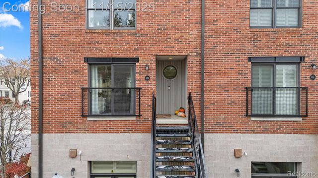 670 W 11 Mile Road, Royal Oak, MI 48067