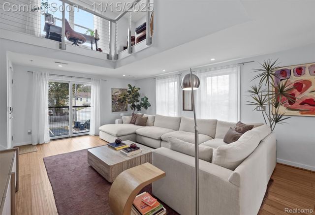 670 W 11 Mile Road, Royal Oak, MI 48067