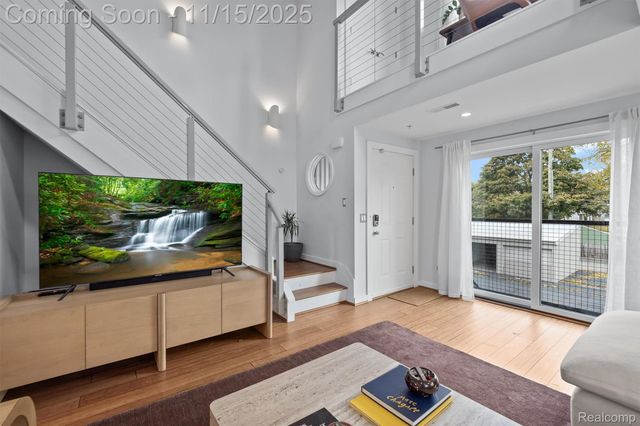 670 W 11 Mile Road, Royal Oak, MI 48067