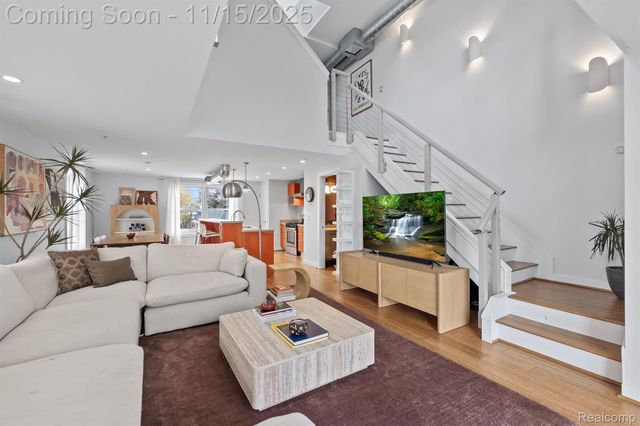 670 W 11 Mile Road, Royal Oak, MI 48067