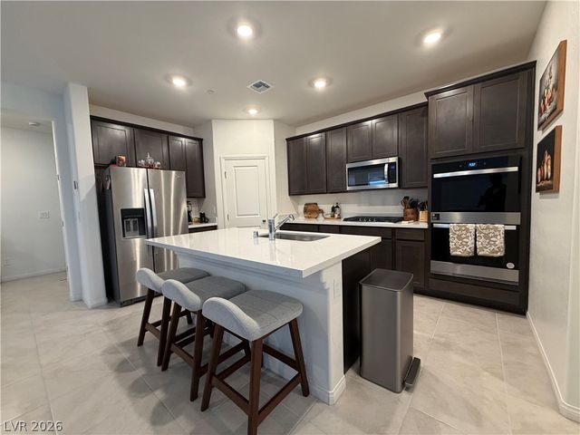 11852 Black Canary Avenue, Las Vegas, NV 89138