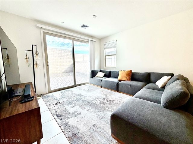 11852 Black Canary Avenue, Las Vegas, NV 89138