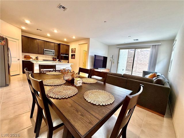 11852 Black Canary Avenue, Las Vegas, NV 89138