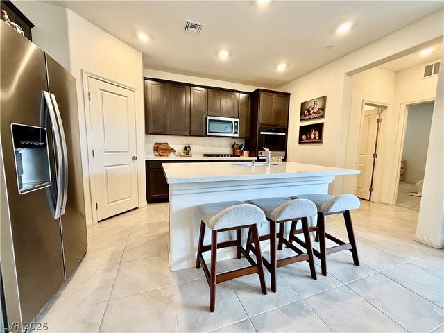 11852 Black Canary Avenue, Las Vegas, NV 89138