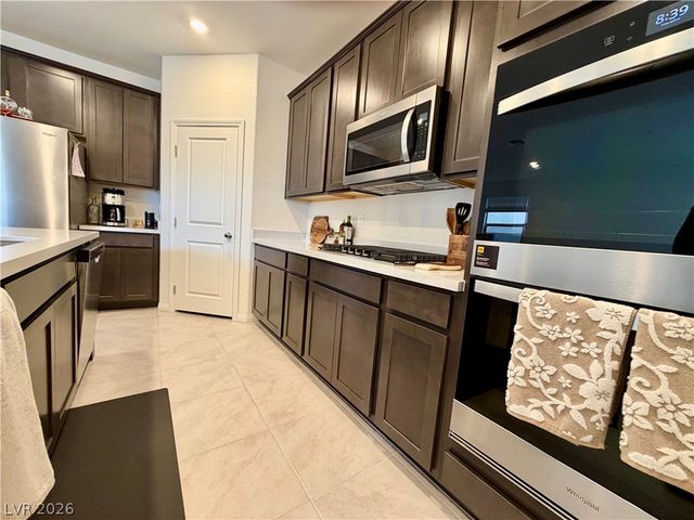 11852 Black Canary Avenue, Las Vegas, NV 89138