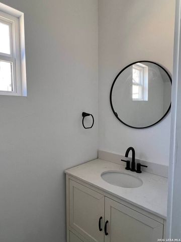 317 Toledo, San Antonio, TX 78203