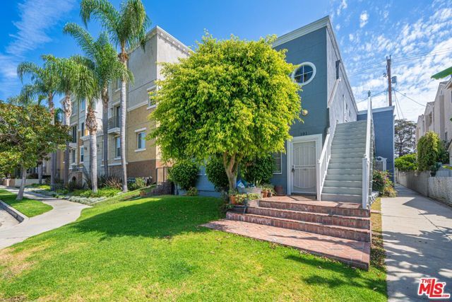 1820 S Barrington Avenue 202, Los Angeles, CA 90025