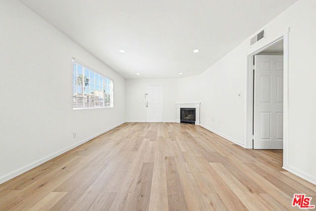 1820 S Barrington Avenue 202, Los Angeles, CA 90025