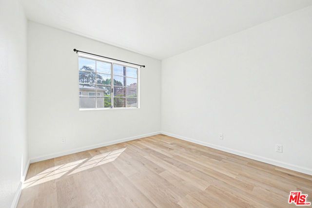 1820 S Barrington Avenue 202, Los Angeles, CA 90025