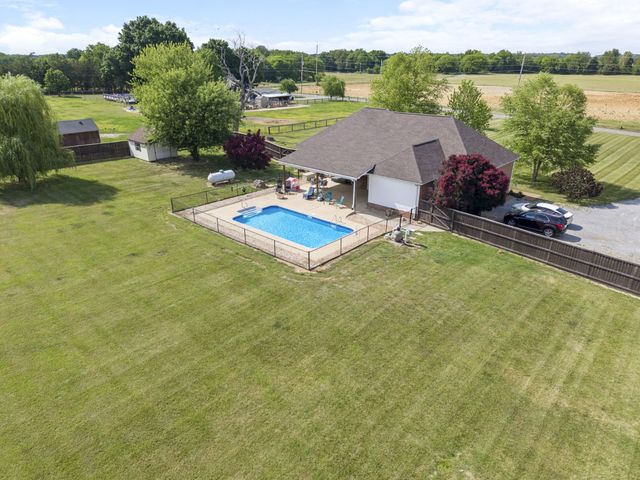 7291 W Cook Rd, Springfield, TN 37172