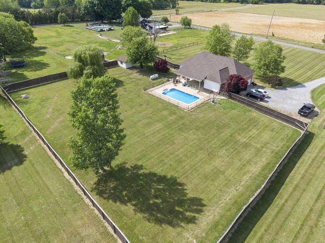 7291 W Cook Rd, Springfield, TN 37172