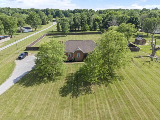 7291 W Cook Rd, Springfield, TN 37172