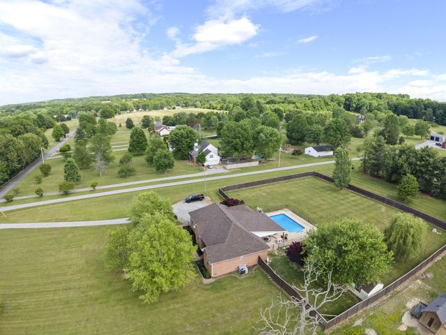 7291 W Cook Rd, Springfield, TN 37172