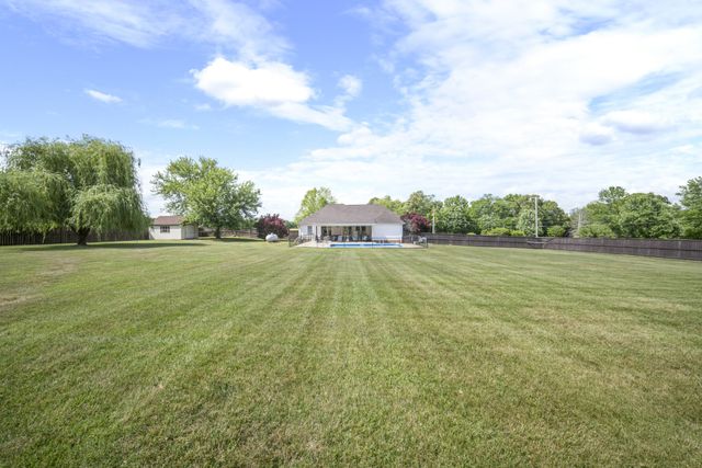 7291 W Cook Rd, Springfield, TN 37172