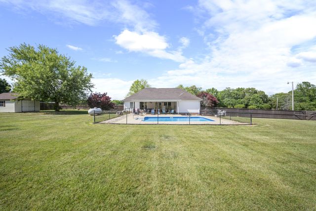 7291 W Cook Rd, Springfield, TN 37172